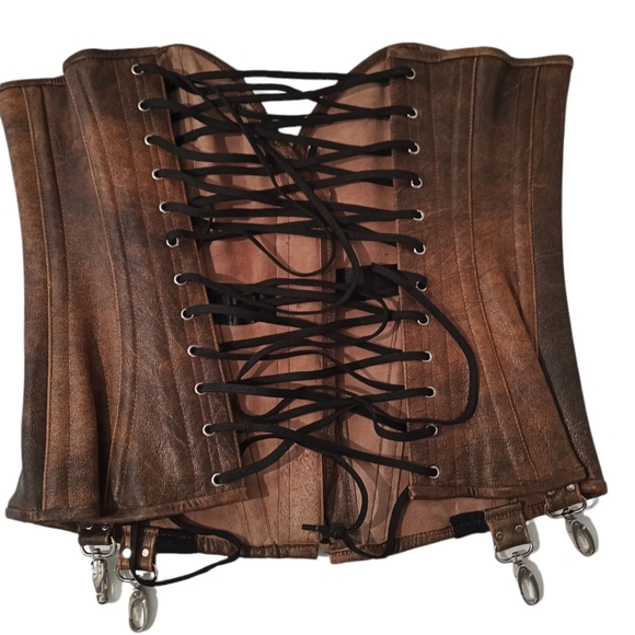 Hips and Curves Plus Size 100% leather corset - Picture 2 of 2